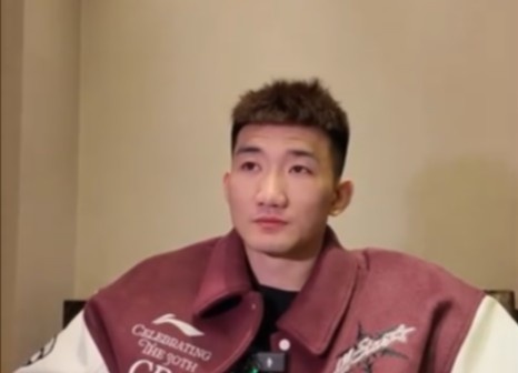 咋形容你和王博的關系？孫銘徽：像家人 他訓練&生活中很照顧我們