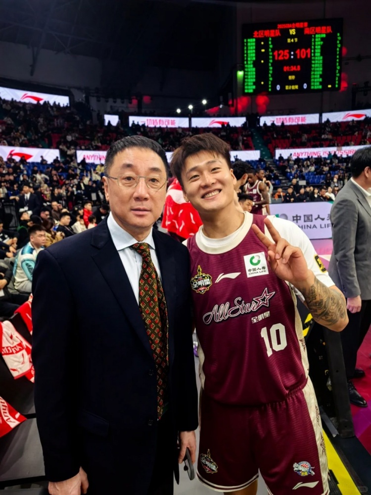趙睿:該干正事兒了 三分還得練 要不然又成互聯網反面教材了hhh